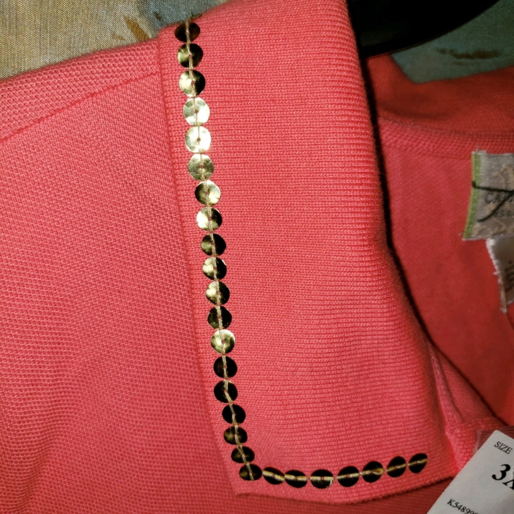 Sleeveless top by Capistrano
